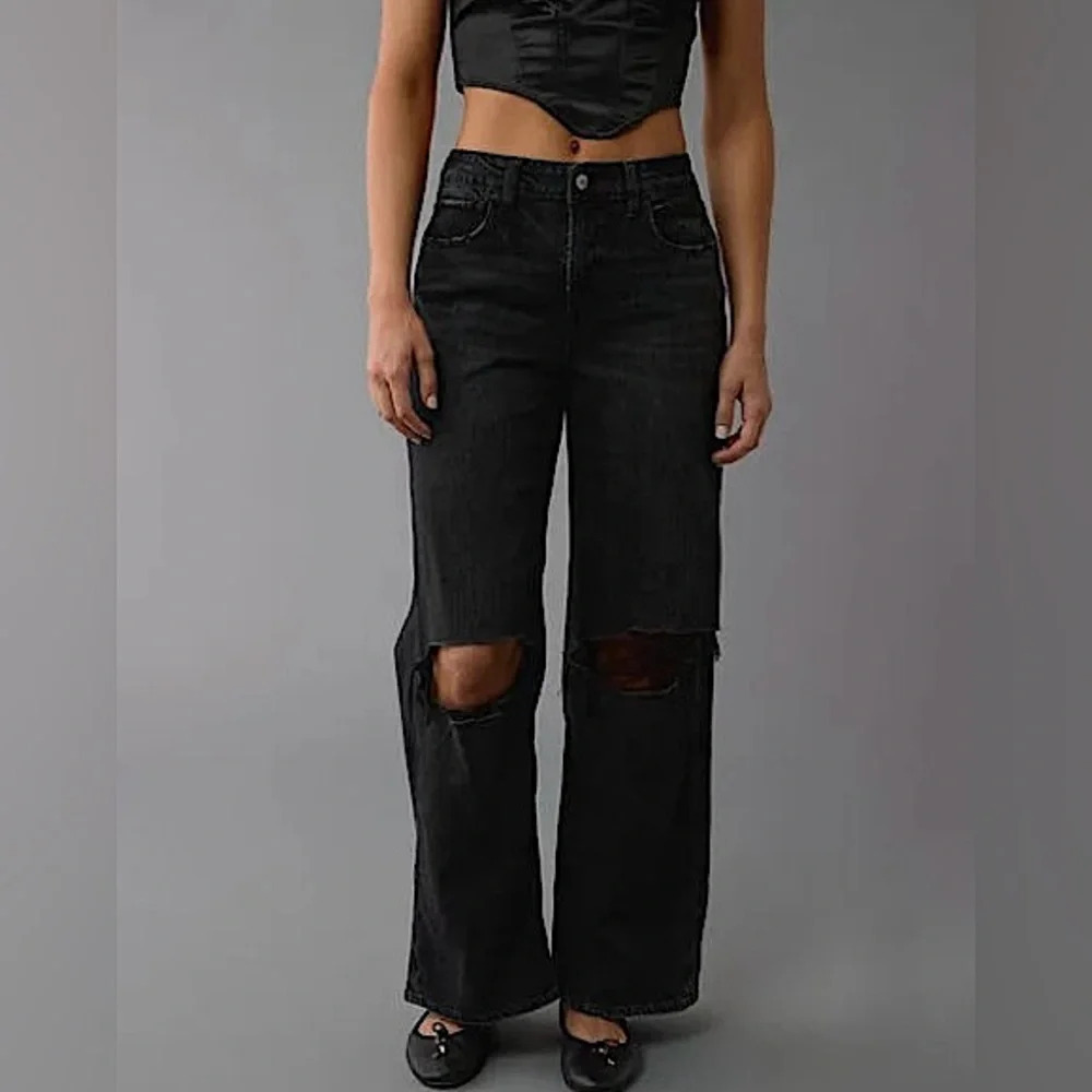 American Eagle High Rise Ultra Distressed Baggy Mom Jeans In Black Size 6